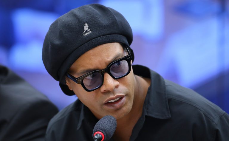 Ronaldinho Gaúcho vai à CPI das Criptos e se diz vítima de empresários