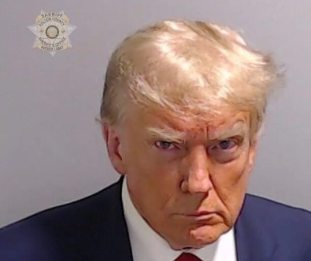 "Mug shot": Foto de Trump fichado repercute