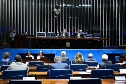 Senado aprova reajuste do mínimo e aumenta faixa de isenção do IR