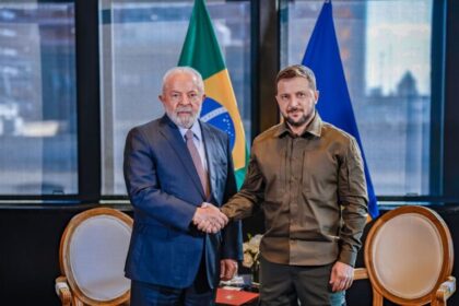 Lula encontra Zelensky sem nenhum gesto de solidariedade com vítimas ucranianas