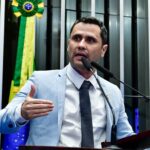 Senador apresenta PEC para tornar facultativa a contribuição sindical