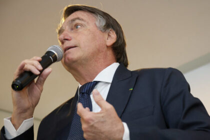 Ex-presidente Bolsonaro está bem pós cirurgias em SP, diz hospital