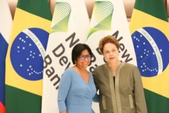 Vice da Venezuela encontra Dilma em busca de apoios financeiros