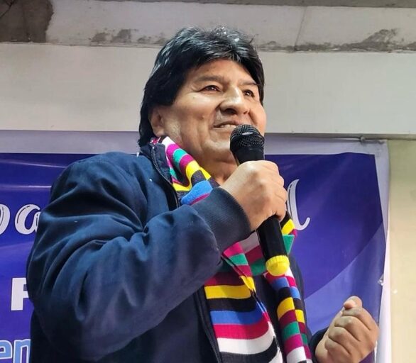 Morales anuncia candidatura à Presidência