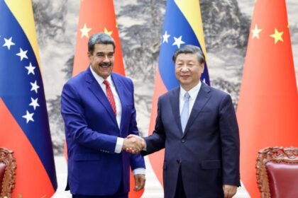 Xi Jinping anuncia que vai “elevar as relações” com a Venezuela