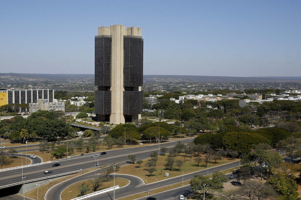 Em escalada, mercado financeiro eleva previsão da inflação para 5,09% este ano