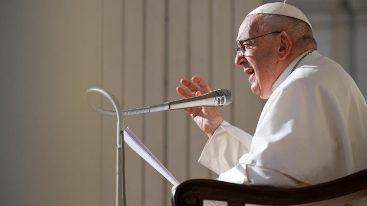 Papa pede paz e a libertação imediata dos reféns