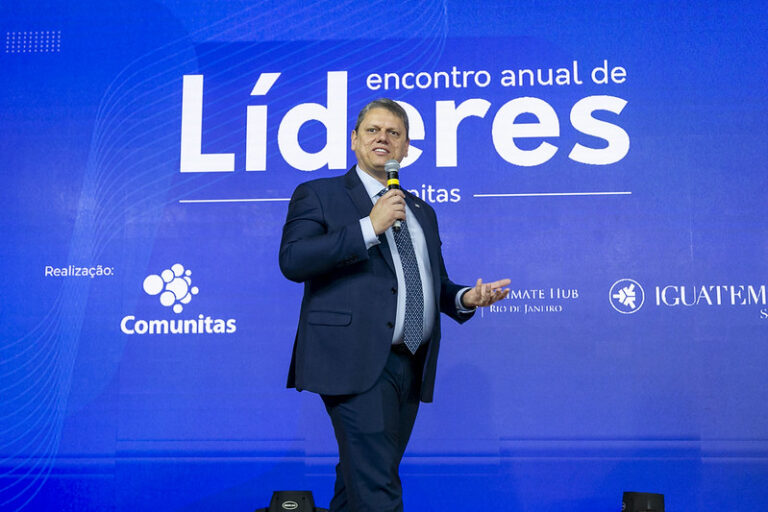 Tarcísio quer ampliar privatizações em 2024 e se diz preocupado com gastança de Lula