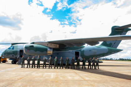 FAB terá seis aviões para resgatar brasileiros na zona de guerra em Israel