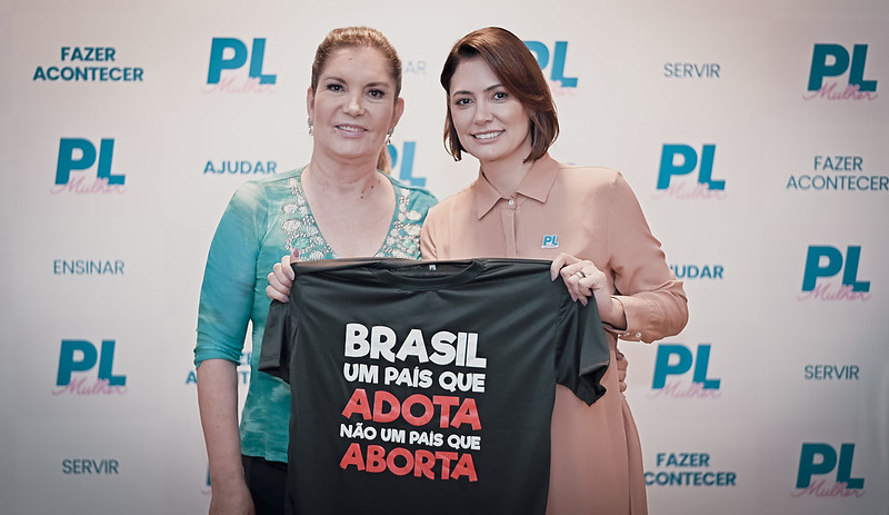 Bolsonaro e Michelle se mostram contra aborto em marcha mineira