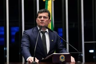 Guerra serve para Lula 'exercitar megalomania diplomática', dispara Moro