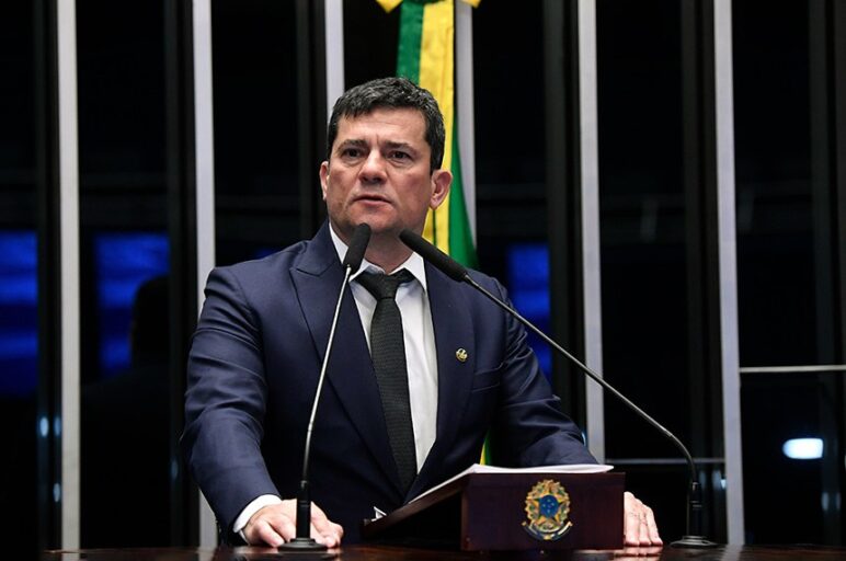 Guerra serve para Lula 'exercitar megalomania diplomática', dispara Moro