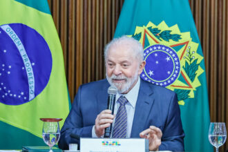 "Foi tiro no pé" afirmam parlamentares após Lula vetar desoneração