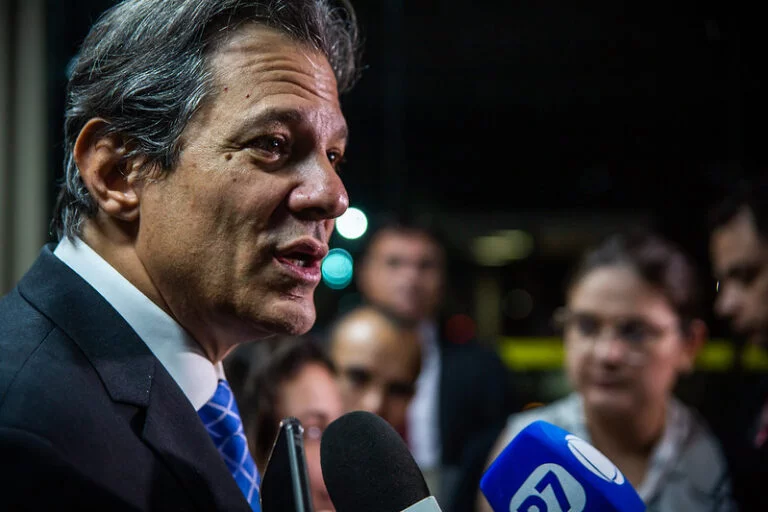 Vai passar vergonha: Haddad assume 'compromisso pessoal' com déficit zero