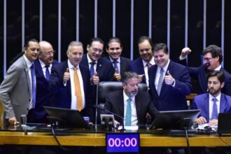 DIVERGENTE MAS NECESSÁRIA, ENFIM A REFORMA TRIBUTÁRIA