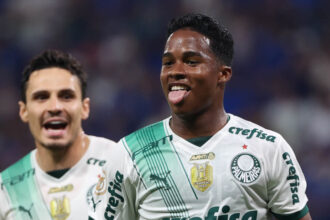 Palmeiras é bicampeão brasileiro em arrancada histórica