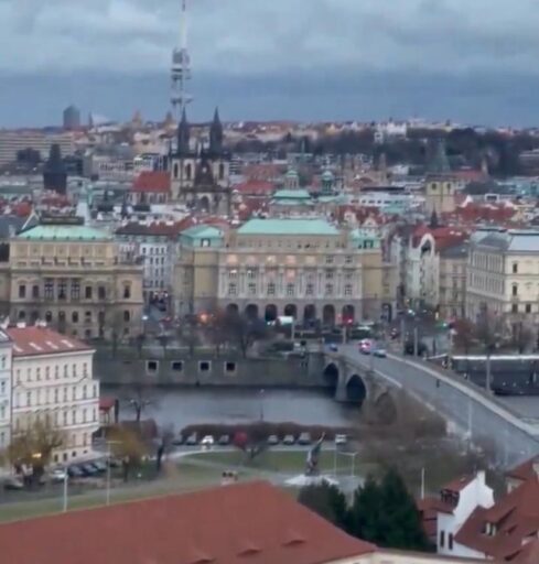 Tiroteio no centro de Praga deixa 15 mortos e 30 feridos