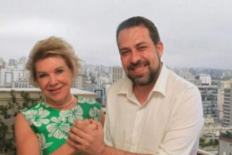 Com direito a teatro na porta com carro velho, Boulos e Marta se aliam em SP