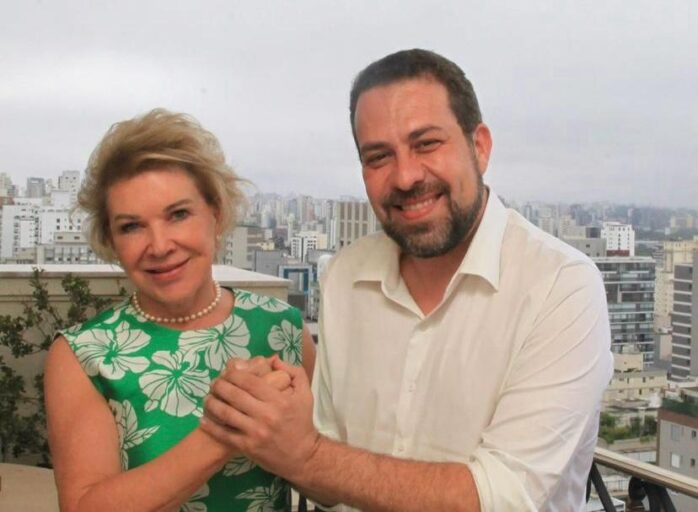 Com direito a teatro na porta com carro velho, Boulos e Marta se aliam em SP