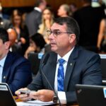 Flávio Bolsonaro pede investigação de Lulinha em caso de fraude no INSS