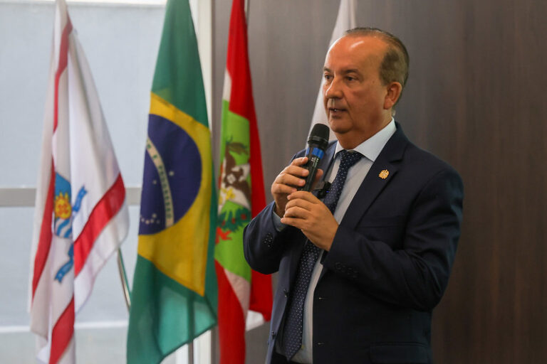 Governador de Santa Catarina anuncia presença em ato de Bolsonaro na Paulista