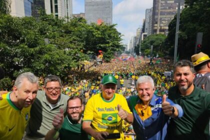 Manifestação na Paulista mostra força de Bolsonaro e reacende direita no país