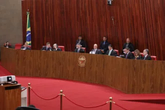 TSE aprova novas regras para eleições municipais com foco na regulação da IA