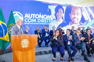 Congresso recebe projeto para regulamentar motoristas de aplicativo