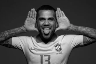 Daniel Alves paga fiança milionária e deixa a prisão na Espanha