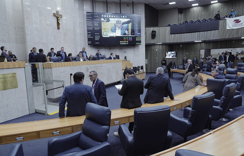 PSDB 'desaparece' na Câmara de SP e pode sucumbir sem representação