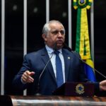 Izalci mantém pré-candidatura ao governo do DF e rebate fala de Bia Kicis