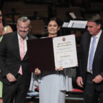 Michelle Bolsonaro recebe homenagem no Theatro Municipal de São Paulo