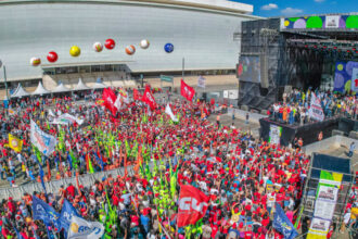 Em 'home office' público deixa Lula falando sozinho no Dia do Trabalhador