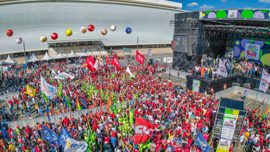 Em 'home office' público deixa Lula falando sozinho no Dia do Trabalhador