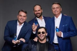 Bolsonaro e filhos são estrelas do novo pefume 'Mito'