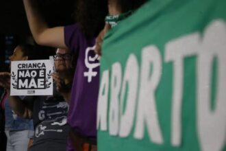 "Se não quiserem votar esse, votamos o Estatuto do Nascituro", diz autor do PL antiaborto