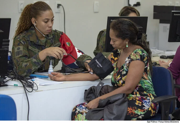 Forças Armadas vão permitir alistamento militar de mulheres pela 1ª vez