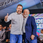 Lula coloca Boulos no palanque, mas fica com 'medo' de mencioná-lo por multa