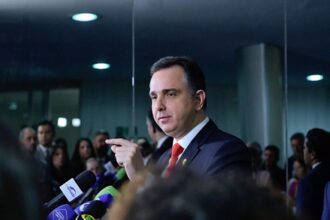 Presidente do Congresso apresenta projeto para renegociar dívida dos estados