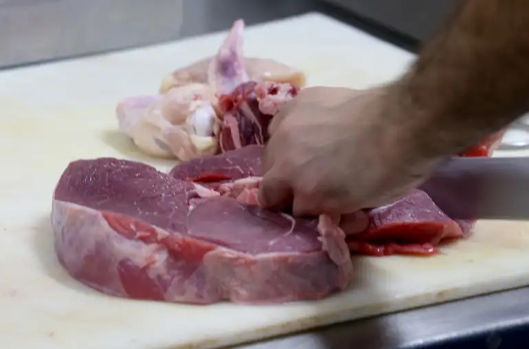 Após prometer picanha, Lula defende 'impostozinho' sobre carnes nobres