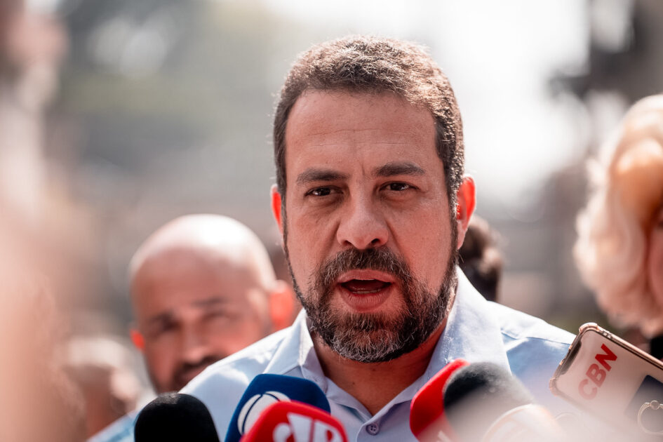 Em entrevista, Boulos se apresenta como trabalhador e afirma que nunca usou drogas