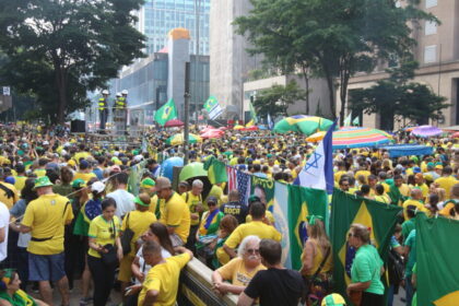 Em ato na Avenida Paulista, Bolsonaro chama Moraes de 'ditador'