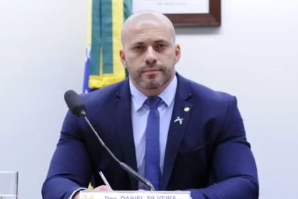 Daniel Silveira avança para regime semiaberto após decisão de Alexandre de Moraes