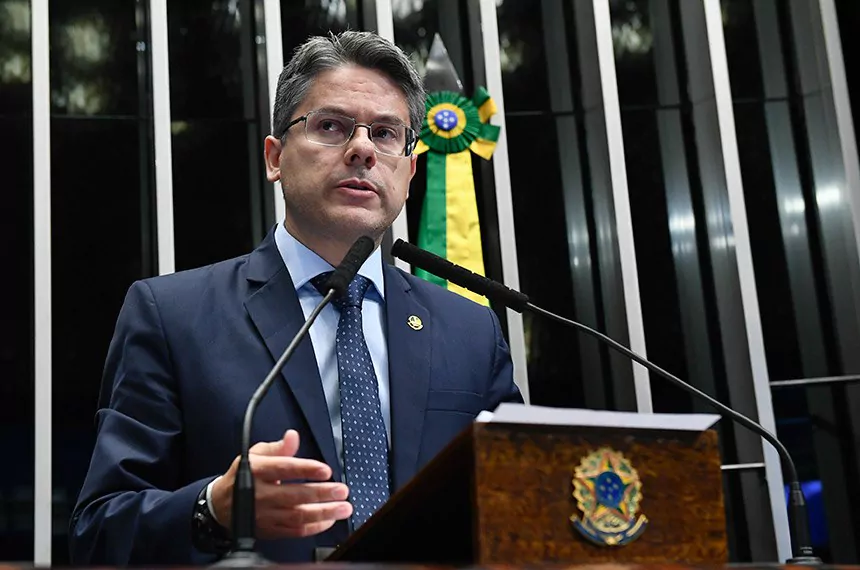 Senador apresenta projeto para acabar com emendas de comissão