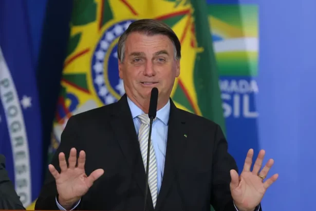 Bolsonaro desponta como favorito para presidente em 2026, segundo Paraná Pesquisas