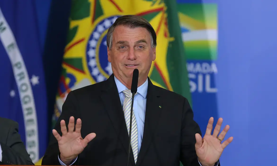 Bolsonaro desponta como favorito para presidente em 2026, segundo Paraná Pesquisas