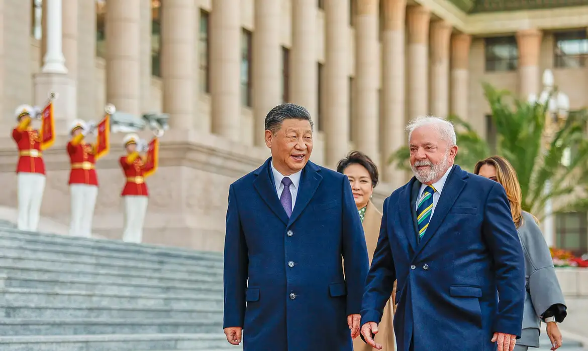 Lula vai receber Xi Jinping para assinar acordos bilaterais entre Brasil e China