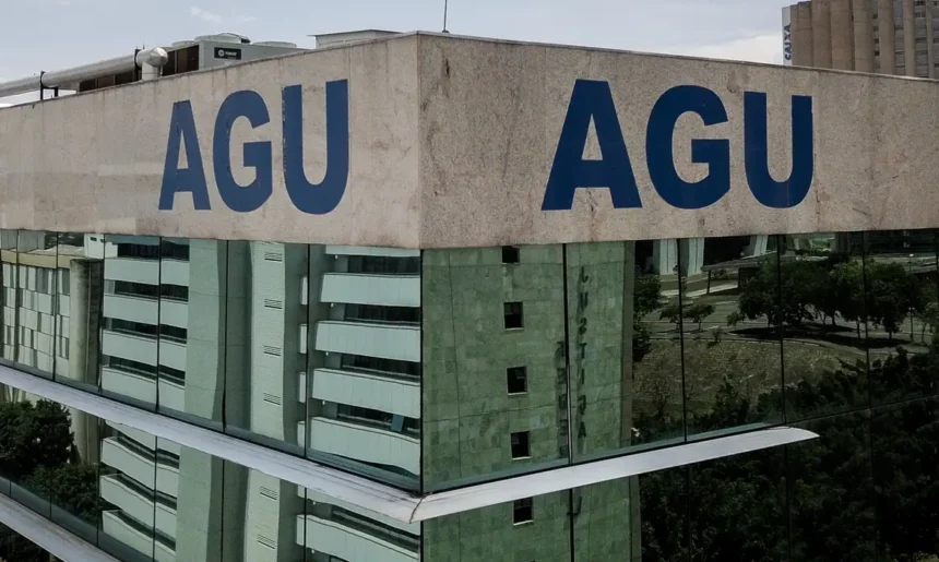 AGU vai pedir para atuar em processo contra Moraes nos EUA