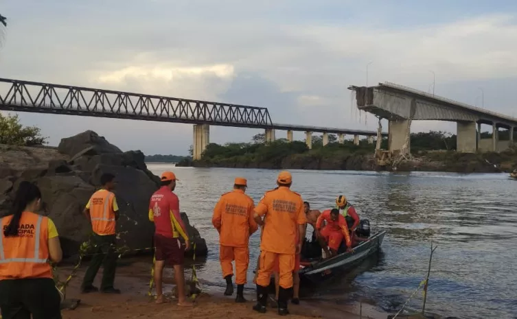 Ponte entre Tocantins e Maranhão desaba e provoca vítimas