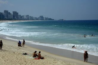 Votação da 'PEC das Praias' é adiada novamente na CCJ do Senado